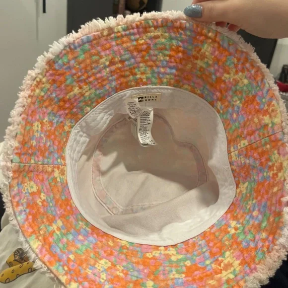 Colorful buckethat - Picture 3 of 4